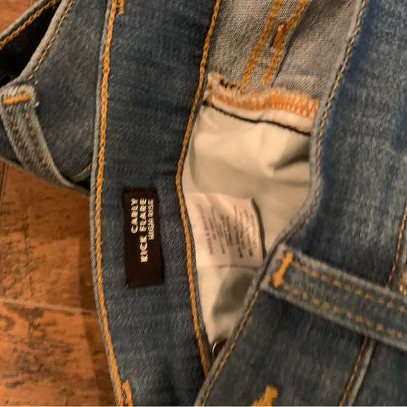 Veronica Beard jeans
Carly high-rise kick flare - Picture 5 of 10